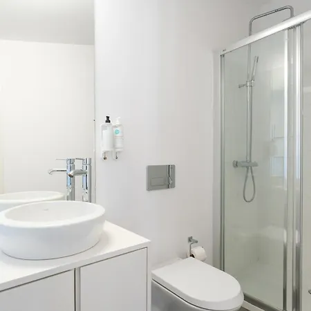 Stylish Flats With Terrace & Jacuzzi By Hostwise Porto