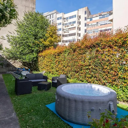Stylish Flats With Terrace & Jacuzzi By Hostwise Oporto