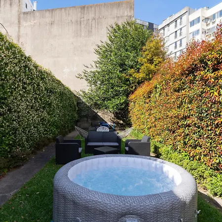 Stylish Flats With Terrace & Jacuzzi By Hostwise Apartmán