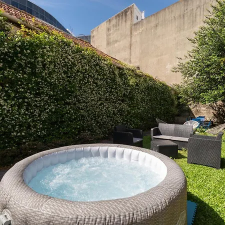 Stylish Flats With Terrace & Jacuzzi By Hostwise