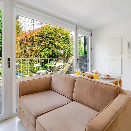Stylish Flats With Terrace & Jacuzzi By Hostwise *