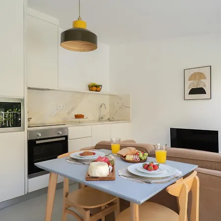 Stylish Flats With Terrace & Jacuzzi By Hostwise Apartmán *