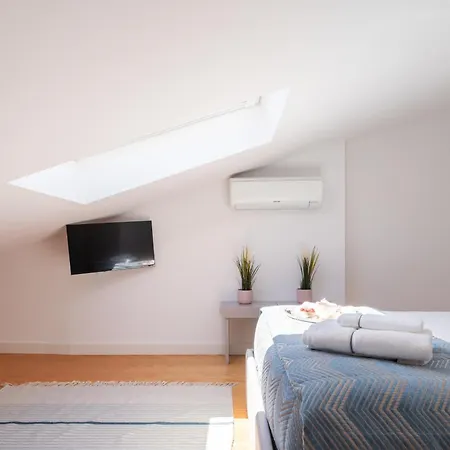 Stylish Flats With Terrace & Jacuzzi By Hostwise Oporto