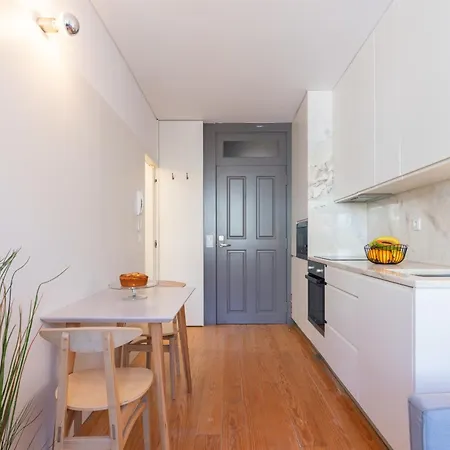 Stylish Flats With Terrace & Jacuzzi By Hostwise *