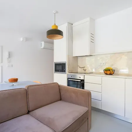 Stylish Flats With Terrace & Jacuzzi By Hostwise Apartmán