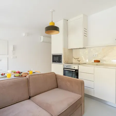 Appartement Stylish Flats With Terrace & Jacuzzi By Hostwise