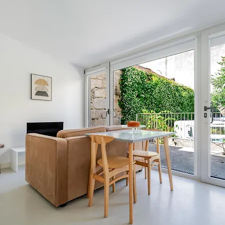 Stylish Flats With Terrace & Jacuzzi By Hostwise
