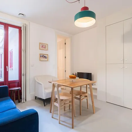 Stylish Flats With Terrace & Jacuzzi By Hostwise *